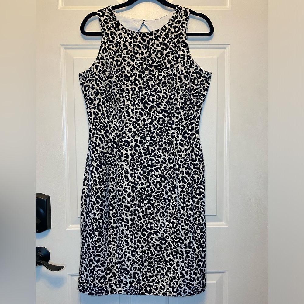 Maggy London 100% Silk Black & White Sz 10 Leopard Print Sheath Sleeveless Dress